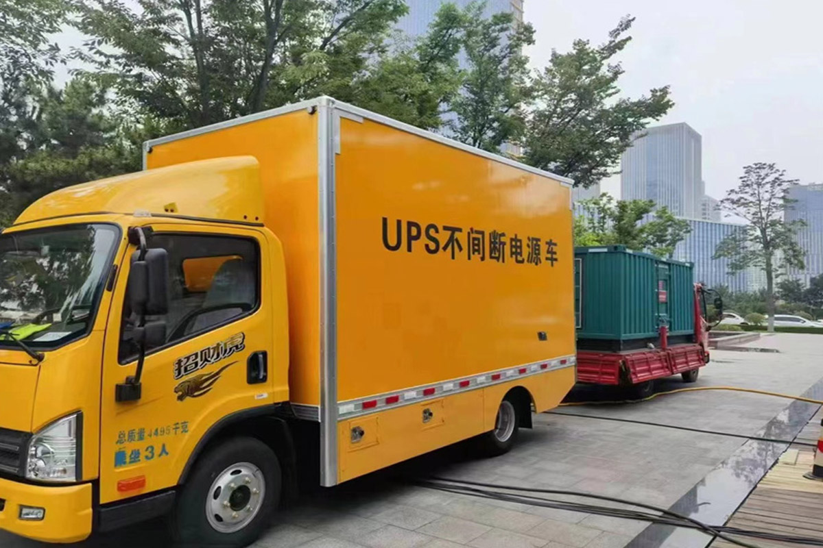 雨城发电机租赁施工现场